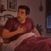 Despertarse de madrugada con el corazón acelerado no siempre es ansiedad: a veces es una señal de cambios en la tensión durante la noche