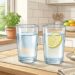 Agua con limón o agua natural en ayunas: ¿cuál es mejor para empezar el día?