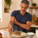 Cuánta proteína es recomendable comer al día después de los 50 para mantener la masa muscular fuerte