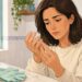 Las uñas quebradizas no siempre se deben a los esmaltes: pueden indicar falta de hierro, zinc o biotina