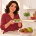 El kiwi puede apoyar el control del colesterol dentro de una dieta cardioprotectora.