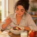 Según los expertos en nutrición, la avena con frutos secos en el desayuno ofrece prácticamente los mismos beneficios que un plato completo