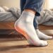 El dolor de los primeros pasos puede relacionarse con la sobrecarga de la fascia plantar.