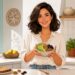 Aguacate, aceitunas, lino y frutos secos aportan grasas saludables cada día.