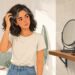Las canas prematuras pueden relacionarse con estrés oxidativo y déficits nutricionales.