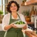 El brócoli al vapor conserva mejor sus vitaminas y su sulforafano que el hervido prolongado.