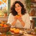 El caqui, fruta dulce del otoño, aporta fibra y carotenoides a la dieta mediterránea.
