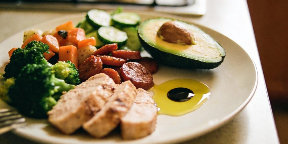 Gordura vira combustível e células se renovam quando você fica sem comer por algumas horas