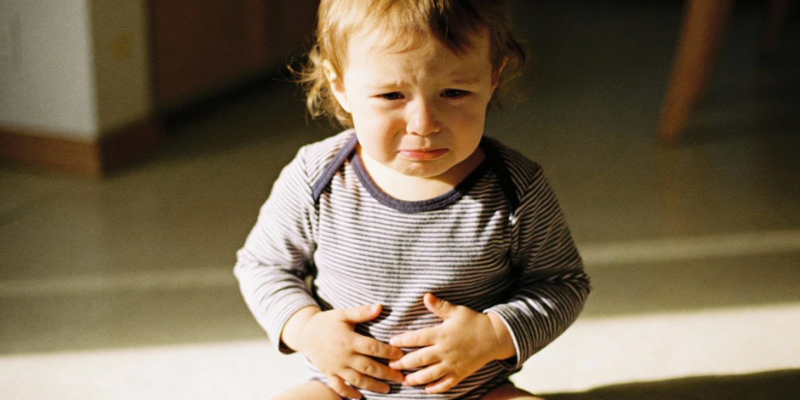 Esses comportamentos comuns podem indicar vermes em crianças