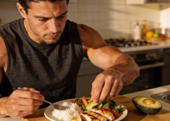 O que comer para ganhar massa muscular de forma saudável e constante?