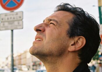 Sintomas comuns da miopia mostram quando a visão precisa de correção