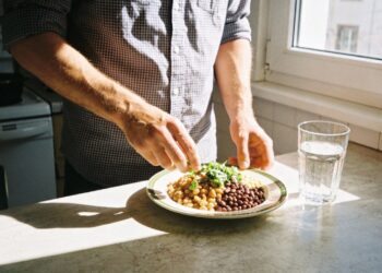 Metabolismo pode ser acelerado com alimentação, movimento e sono adequados.