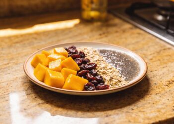 Esses 10 alimentos fazem o intestino funcionar melhor de forma natural