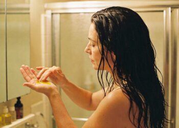 Os 8 melhores óleos vegetais para recuperar cabelos danificados