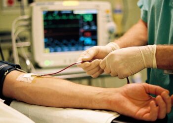 Pessoas com dor no peito ao fazer esforço podem precisar deste procedimento