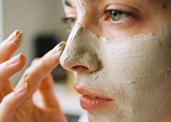 Esses cuidados ajudam a diminuir os cravos no nariz aos poucos e sem agredir a pele