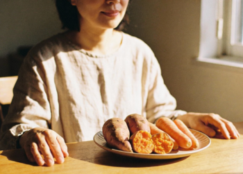 Alimentos comuns ajudam a acalmar a pele mesmo nas crises de dermatite