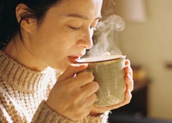 Chás para tosse que aliviam a garganta e ajudam a eliminar o catarro