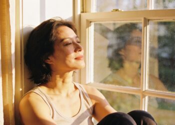 Por que a serotonina é chamada de hormônio da felicidade?