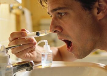 Acabar com a dor no rosto e nariz entupido fica mais fácil com esses truques caseiros