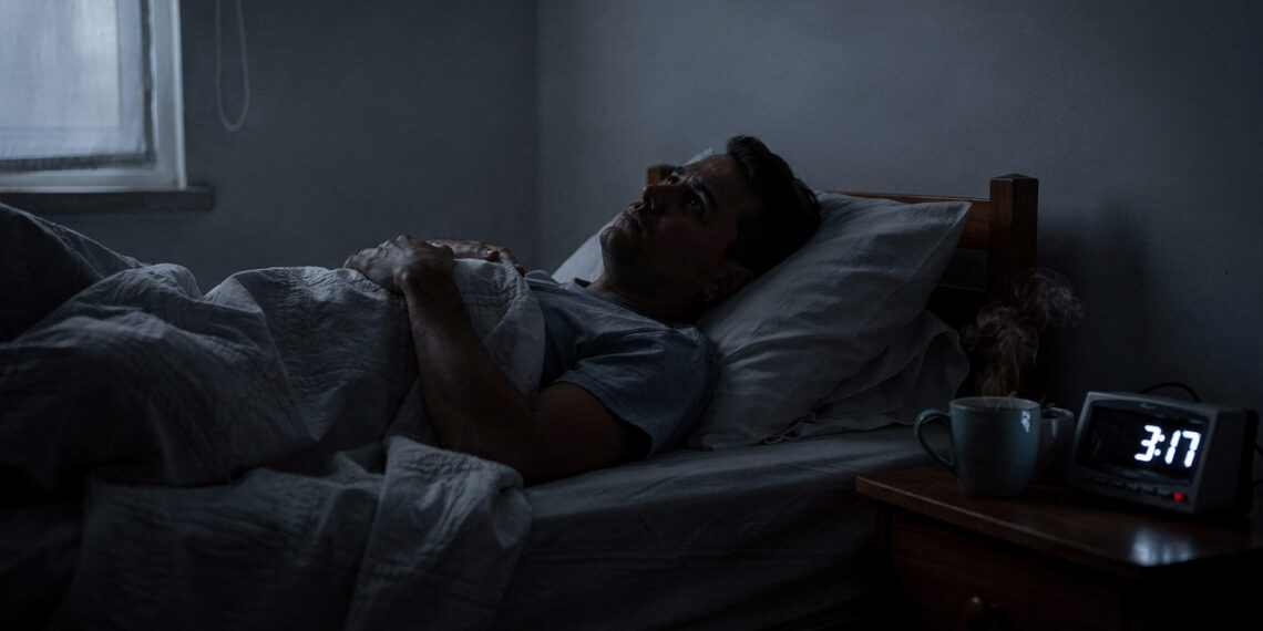 Por que o corpo não desliga quando você deita para dormir?