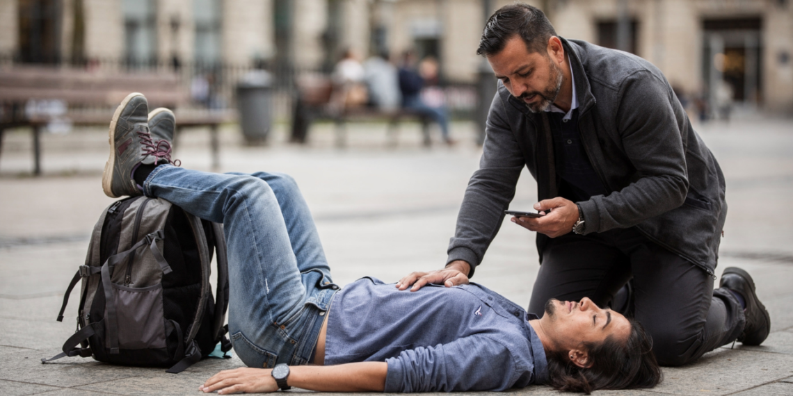 Saber o que fazer após um desmaio pode te ajudar a salvar vidas