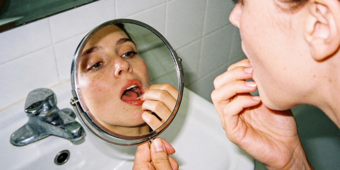 Alerta Carnaval: 5 doenças que podem ser transmitidas pelo beijo no bloquinho