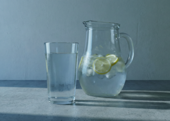 Água e fígado gorduroso: qual a ingestão diária recomendada para reduzir a inflamação?