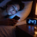 O que acontece com o seu sono quando você para de usar o celular antes de dormir