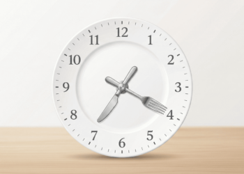 Fazer jejum intermitente pode ajudar no controle do peso, mas há um porém