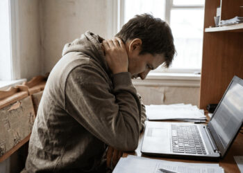 Dor de cabeça frequente não relacionada ao estresse: duas causas que você ignora todos os dias