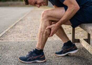 Cãibras nas pernas? Os alimentos que ajudam a evitá-las