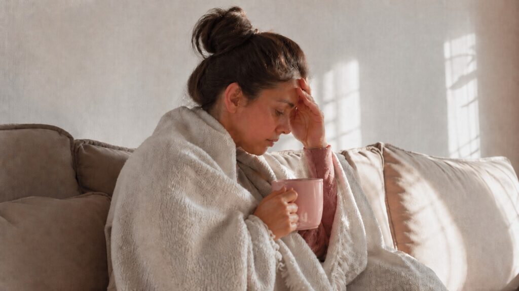 Fadiga intensa com frio e lentidão pode ser um sinal de que a tireoide precisa ser investigada.