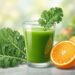 Quais são as propriedades curativas de beber suco de couve com laranja em jejum?