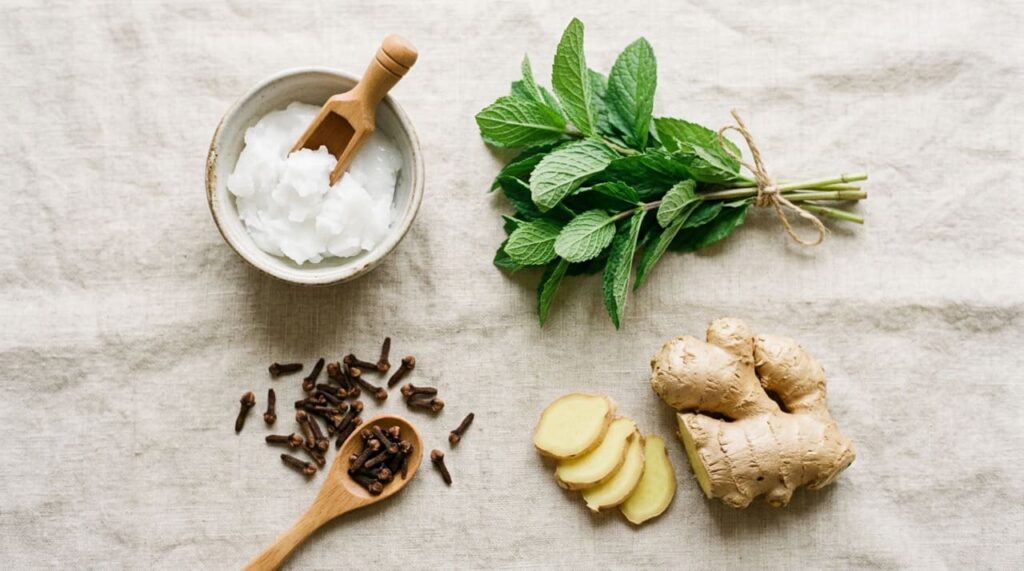 Remédio natural para mau hálito persistente e receita simples para eliminar as bactérias da boca em casa