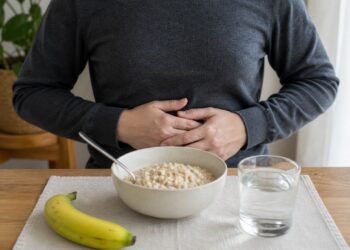 O inchaço abdominal constante pode estar ligado ao equilíbrio das fibras e do microbioma intestinal.
