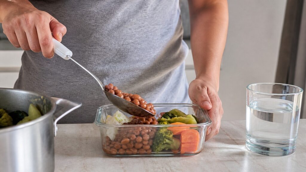 Alimentos ricos em fibras favorecem a microbiota e apoiam a proteção diária da parede intestinal.