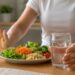 Reduzir o contato diário com plásticos pode ser uma medida preventiva para apoiar a saúde vascular.