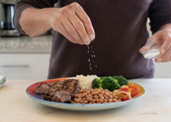 Baixos níveis de zinco podem reduzir o prazer ao comer e alterar a percepção dos sabores.