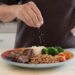 Baixos níveis de zinco podem reduzir o prazer ao comer e alterar a percepção dos sabores.