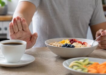 Tomar café após uma refeição pode reduzir sintomas como ansiedade, azia e queda de energia.