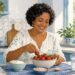 Diabetes: a fruta que ajuda a regular o açúcar e o hábito matutino que transforma sua saúde