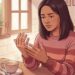 Que tipo de dor articular é causada por artrite reumatoide e como diferenciá-la de osteoartrite ou de fibromialgia?