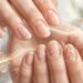 Sintomas de deficiência nutricional nas unhas: aqui estão as alterações que ocorrem na sua textura e formato
